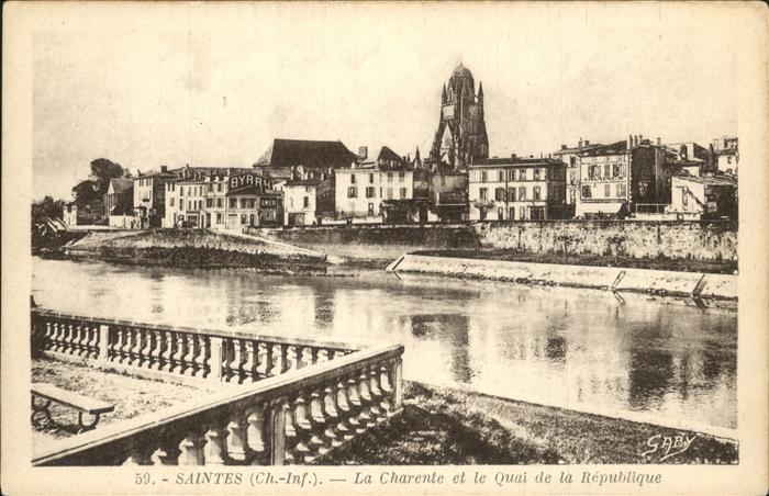 Saintes Charente-Maritime La Charente et le Quai de la Republique