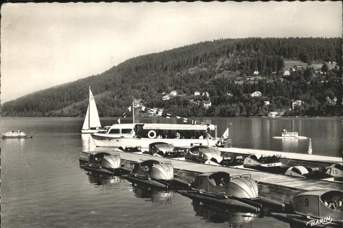 Gerardmer Vosges Les pedalos du lac bateau