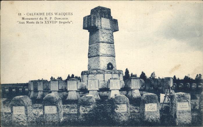 Souain-Perthes-les-Hurlus Calvaire des Wacques Monument aux Morts
