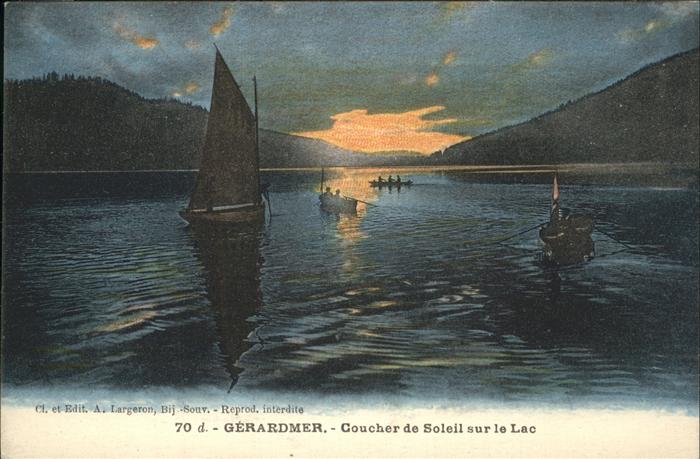 Gerardmer Vosges Coucher de soleil sur le lac bateau Son