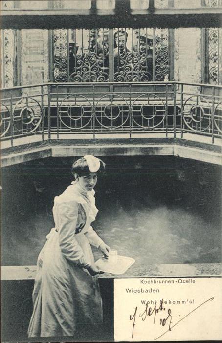Wiesbaden Kochbrunnen-Quelle Frau