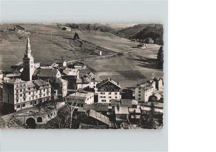 La Clusaz Vue generale eglise