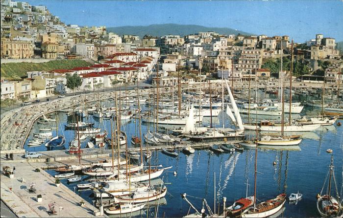 Athenes Athen Tourkolimano Pictoresque harbour and Yachting centre