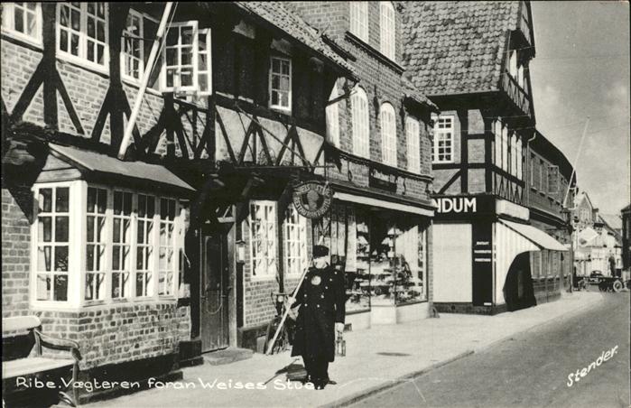 Ribe Vaegteren foran Weises Stue