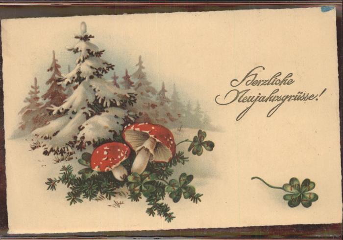 Neujahr Pilze Kleeblätter