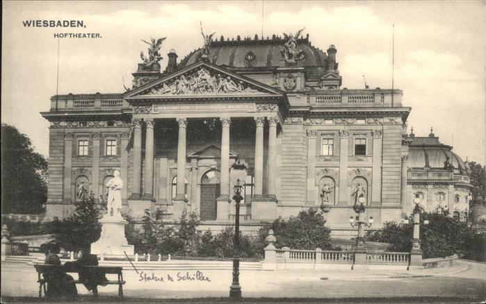 Theatergebaeude Wiesbaden Hoftheater Schillerdenkmal