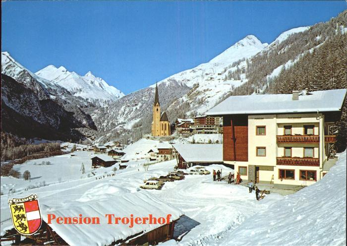 Heiligenblut Kaernten Ortsansicht mit Kirche Pension Trojerhof Hohe Tauern