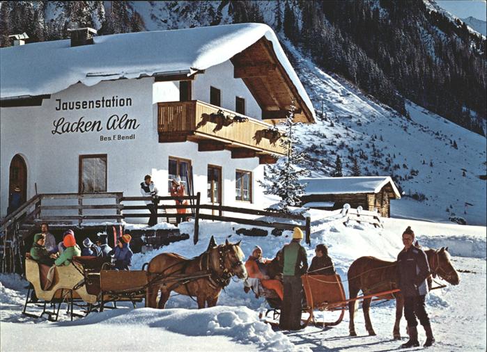 Gerlos Jausenstation Lacken Alm Schoenachtal Schlittenfahrt Pferd