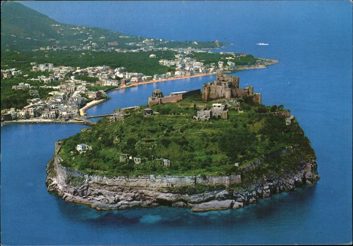 Ischia Ansicht und Aragonisches Schloss Fliegeraufnahme