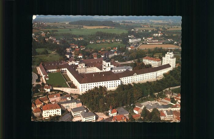 Kremsmuenster Benediktinerstift Fliegeraufnahme