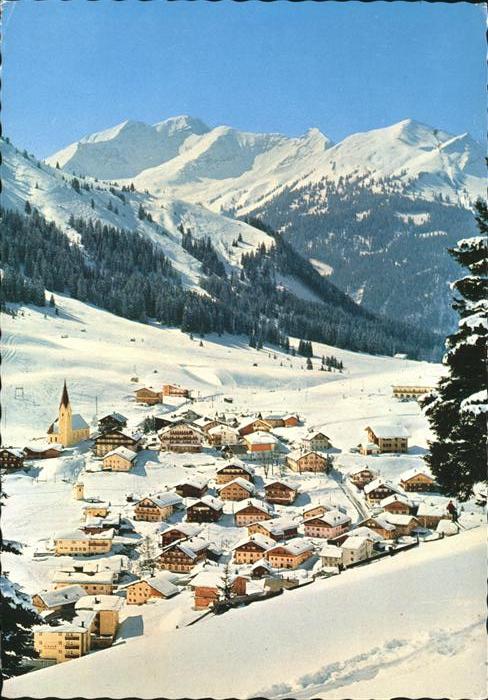 Berwang Tirol Panorama im Schnee