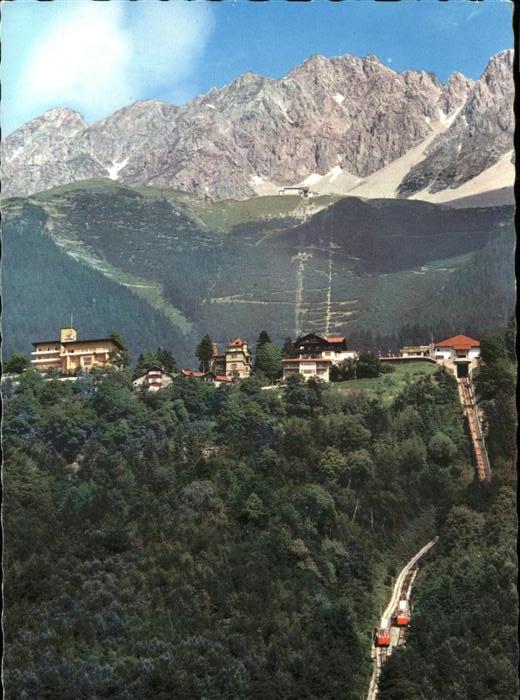 Innsbruck Hungerburg mit Nordkette Karwendelgebirge Bergbahn Bergrestaurant