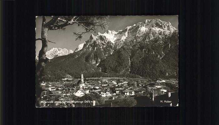 Mittenwald Karwendel Tirol Ortsansicht gegen Karwendelgebirge