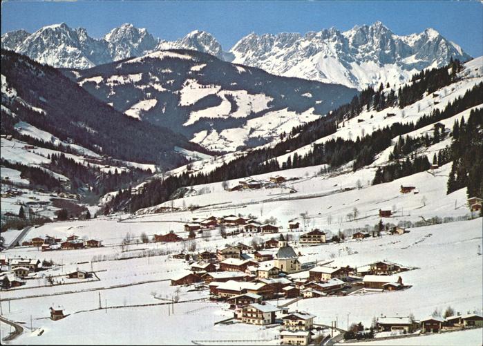 Aschau Tirol Panorama gegen Wilden Kaiser Wintersportplatz