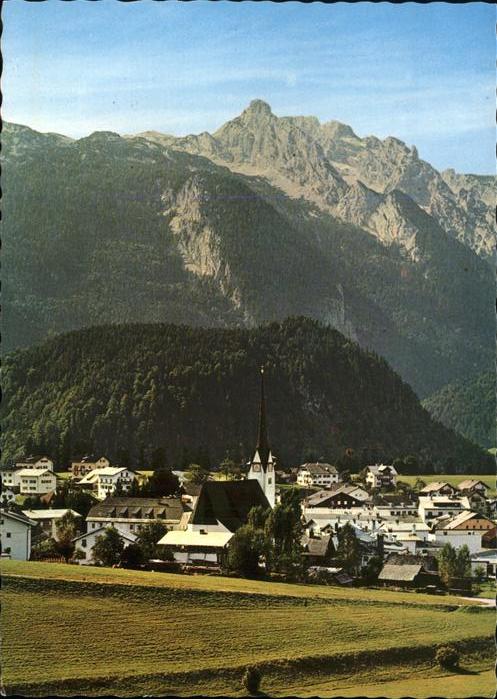 Abtenau Ortsansicht mit Kirche Tennengebirge Wieswand Schwerwand Rotwand