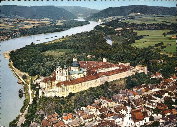 Melk Donau Benediktinerstift Erbauer Jakob Prandtauer Barockstil Fliegeraufnahme