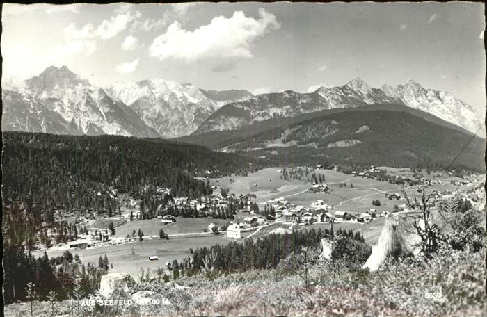 Seefeld Tirol Ortsblick mit Alpenpanorama