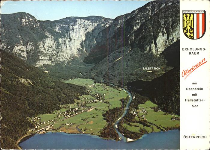 Obertraun Panorama mit Hallstaetter See und Dachstein Fliegeraufnahme
