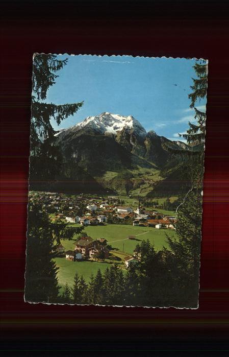 Mayrhofen Zillertal Ortsblick mit Gruenberg