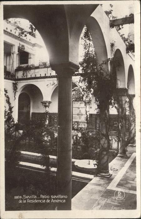 Sevilla Andalucia Patio sevillano de la Residencia de America