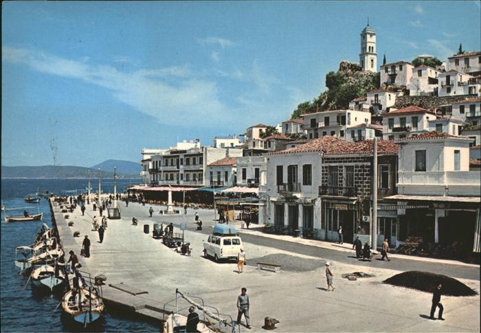 Poros Partie am Hafen Fischerboot Promenade Kirche