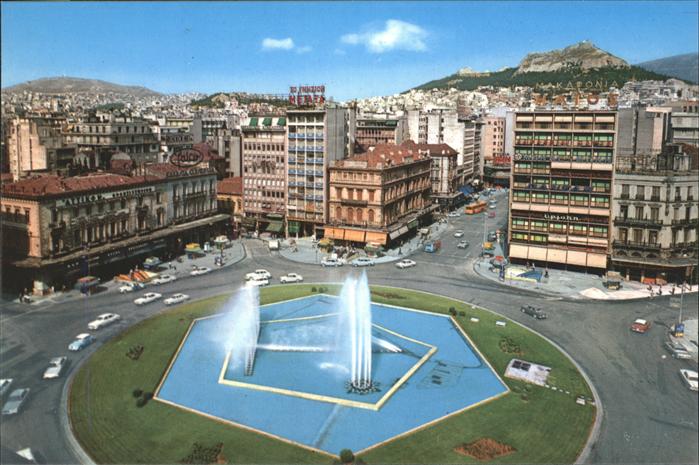 Athenes Athen Omonia Platz Fontaene