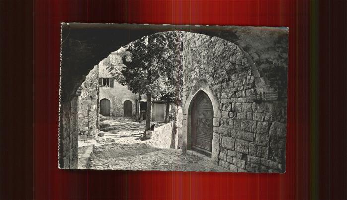 Eze 06 Place du Pianet et voute