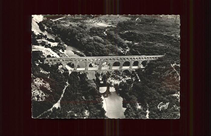 Vers-Pont-du-Gard Brücke aerienne du Pont Fliegeraufnahme