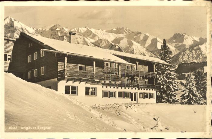 Sonthofen Oberallgaeu Berggasthaus Allgaeuer Berghof mit Alpe Eck Alpenpanorama