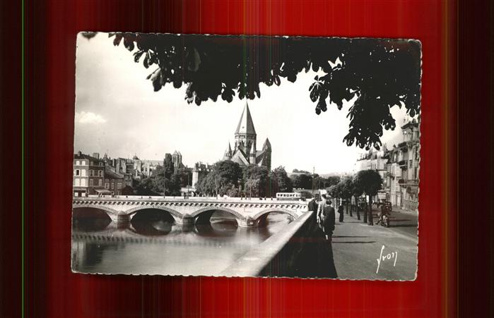 Metz  57 Moselle Temple protestant et la Moselle au moye