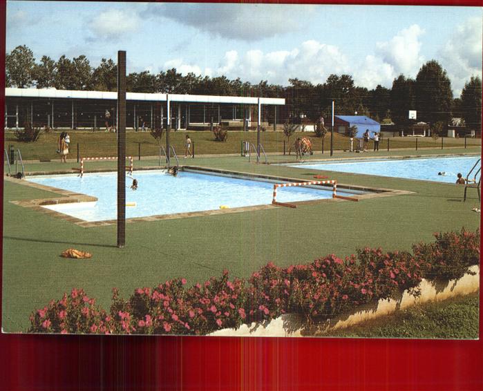 Pleaux Centre de Vacances Piscine