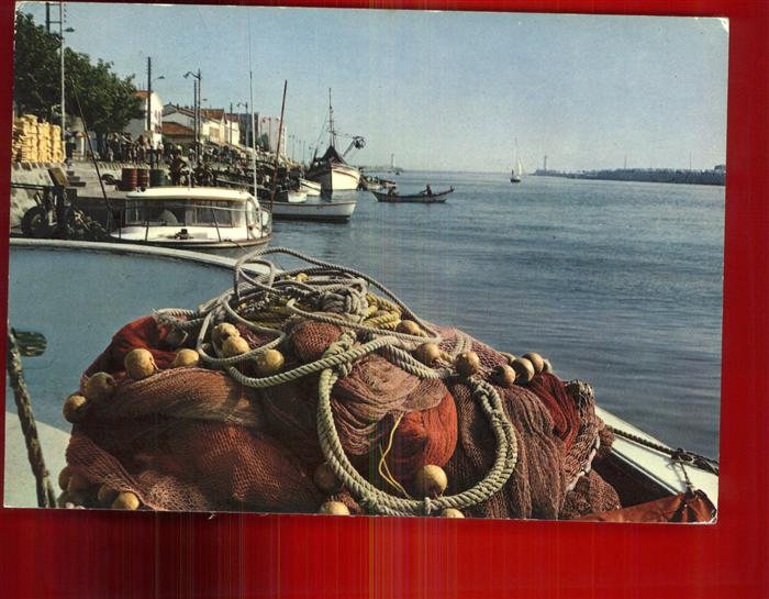 Le Grau d Agde Bateaux de peche Herault Phare Embouchu