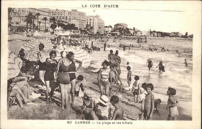 Cannes Alpes-Maritimes La plage et les hotels Cote d_Azur