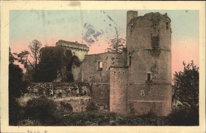 Clisson Ruines du Chateau Donjon et grosse Tour