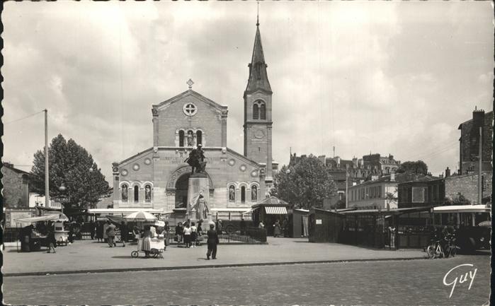 Charenton-le-Pont Place et Eglise Monument