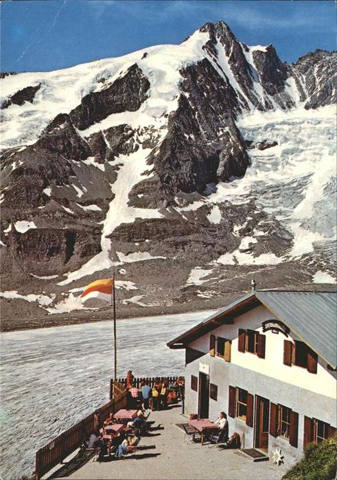 Grossglockner Hofmanns-Hütte mit Blick zum Grossglock
