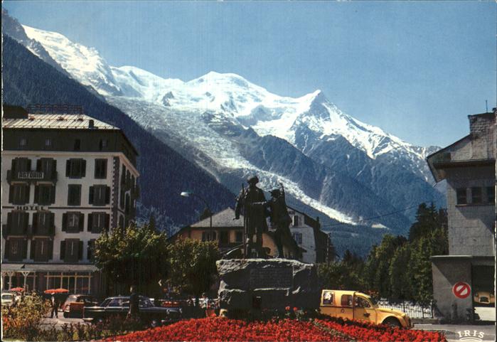 Chamonix mit Statue Jacques Balmat