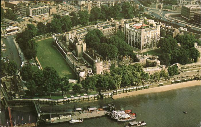 London Tower Themse aerial view