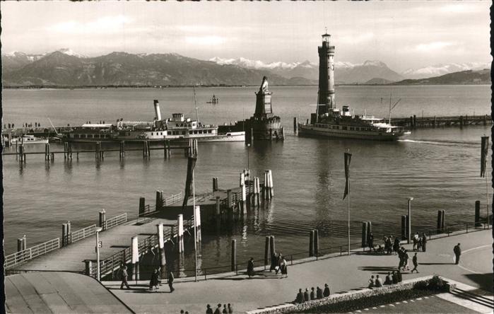 Leuchtturm Lighthouse Lindau am Bodensee Hafeneinfahrt