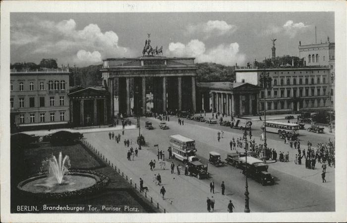 Brandenburgertor Berlin Pariser Platz Autoverkehr