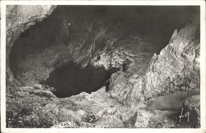Hoehlen Caves Grottes Fontaine de Vaucluse