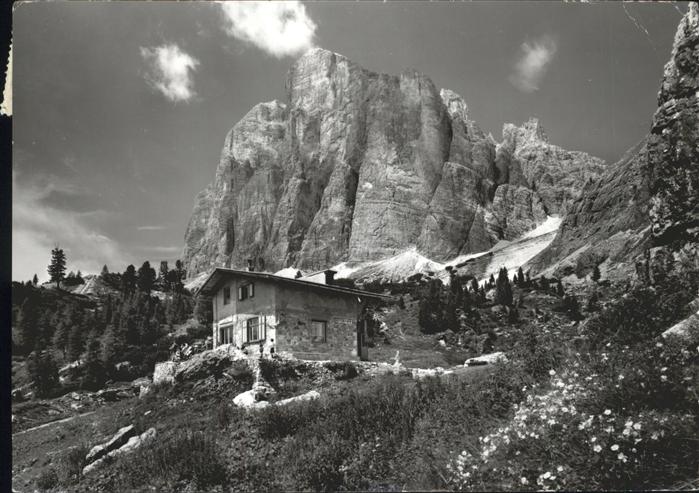 Dolomiti Rifugio Dibona Tofana di Rozes