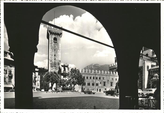 Trento Piazza Duomo con la Torre Grande e Pala