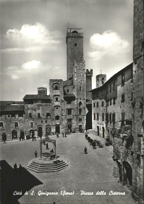 Siena Citta di S Gimignano Piazza della Ciste