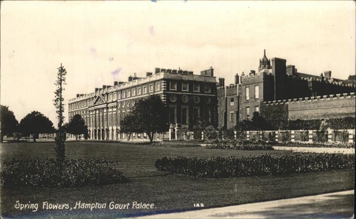 Hampton Spring Flowers Gourt Place