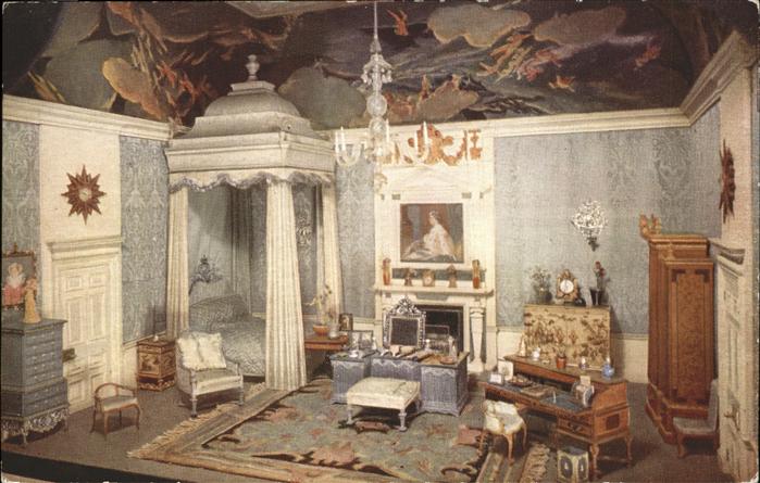 London Queens Bedroom