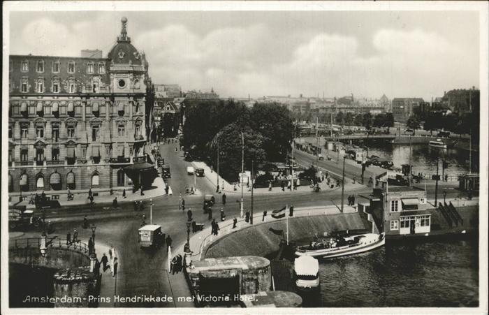 Amsterdam Niederlande Prins-Hendrikkade met Victoria Hotel