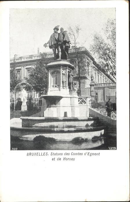 Bruessel Bruxelles Statues des Comtes d`Egmont et de Hornes