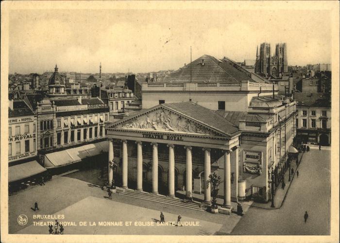 Bruessel Bruxelles Theatre Royal de la Monnaie et Eglise Sainte-Gudule