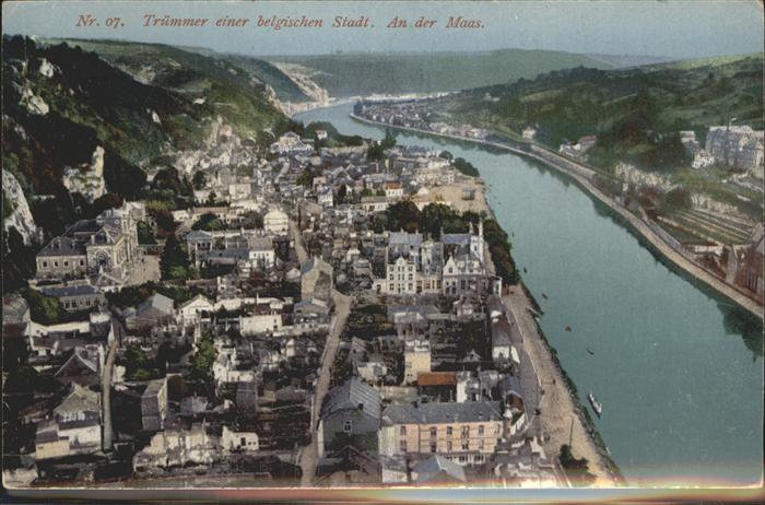 Belgien Truemmer einer belgischen Stadt an der Maas